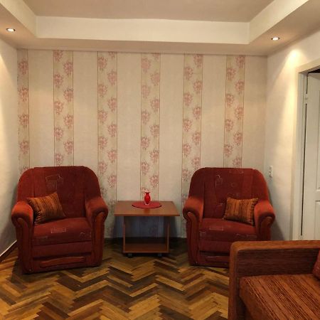 Kyiv Apartment On Peremohy Avenue 16 Daily Rent Eksteriør bilde