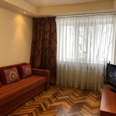 Kyiv Apartment On Peremohy Avenue 16 Daily Rent Eksteriør bilde