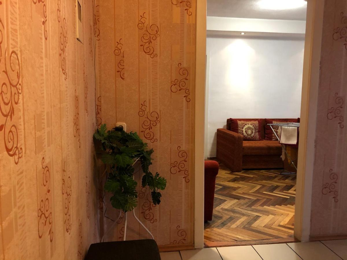 Kyiv Apartment On Peremohy Avenue 16 Daily Rent Eksteriør bilde